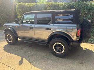 Gray 2023 Ford Bronco Badlands Advanced