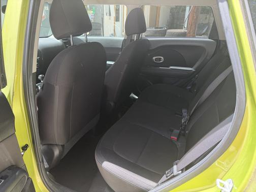 Green 2018 Kia Soul Base