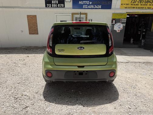 Green 2018 Kia Soul Base