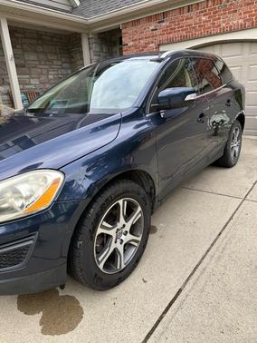 Blue 2013 Volvo XC60 T6