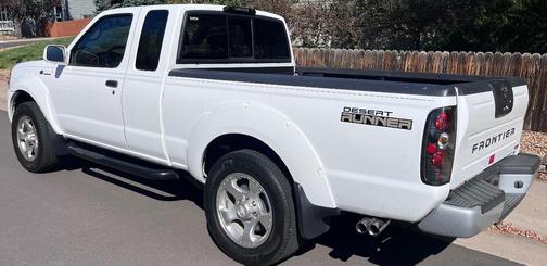 White 2002 Nissan Frontier SE Super Charger King Cab