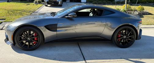 2019 Aston Martin Vantage Base