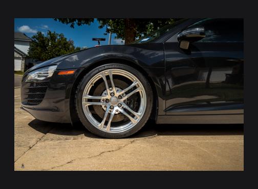 Black 2011 Audi R8 4.2 quattro