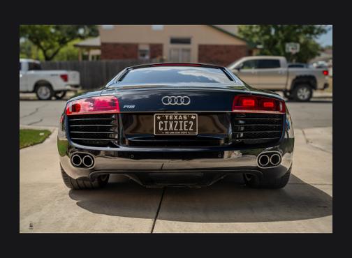 Black 2011 Audi R8 4.2 quattro