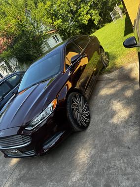 Red 2013 Ford Fusion SE