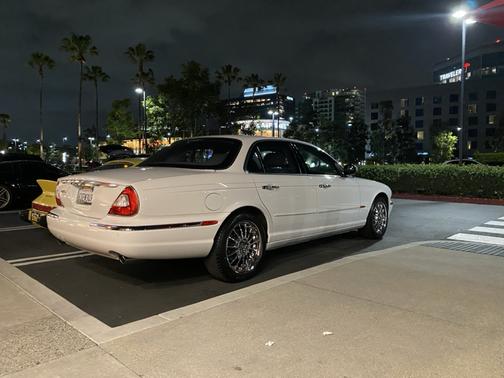 2004 Jaguar XJ8 Base