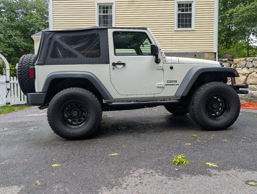 White 2010 Jeep Wrangler Sport