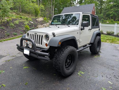 White 2010 Jeep Wrangler Sport