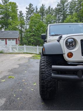 White 2010 Jeep Wrangler Sport