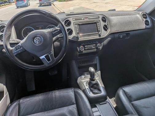 Black 2012 Volkswagen Tiguan SE