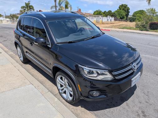 Black 2012 Volkswagen Tiguan SE