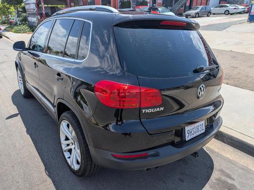 Black 2012 Volkswagen Tiguan SE