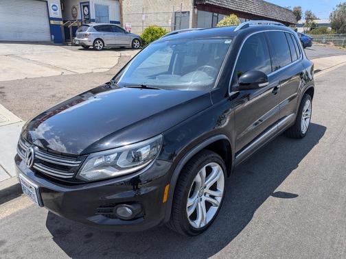Black 2012 Volkswagen Tiguan SE