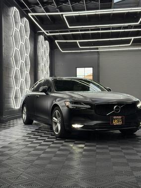 2018 Volvo S90 T5 Momentum