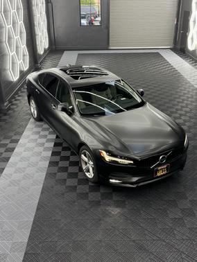 2018 Volvo S90 T5 Momentum