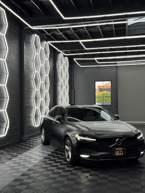 2018 Volvo S90 T5 Momentum