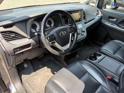 Gray 2019 Toyota Sienna SE