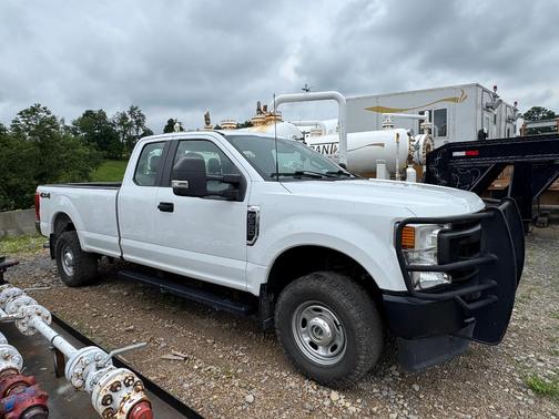 White 2022 Ford F-350 XL