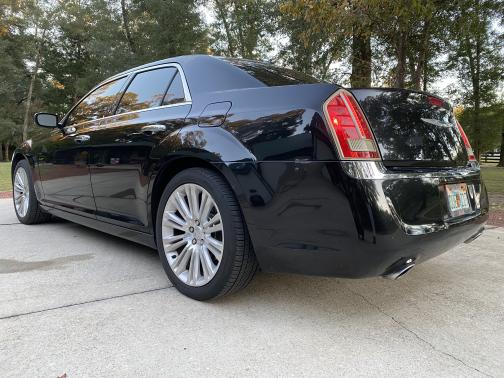 2011 Chrysler 300C Base