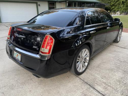 2011 Chrysler 300C Base