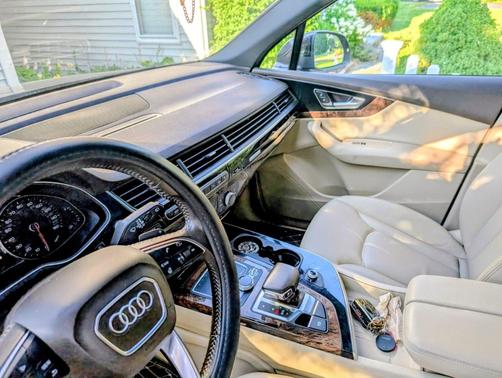 Black 2017 Audi Q7 3.0T Premium Plus