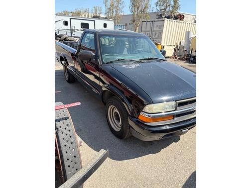 2002 Chevrolet S-10 Base