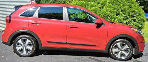 Red 2019 Kia Niro FE