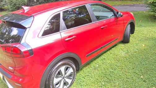 Red 2019 Kia Niro FE