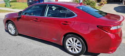 Red 2013 Lexus ES 300h Base