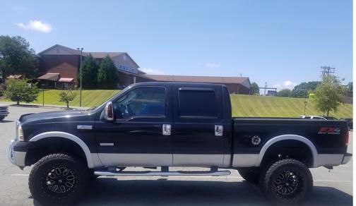 2006 Ford F-250 Lariat Crew Cab Super Duty