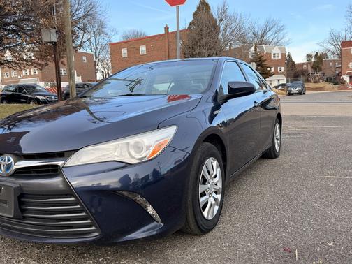 2017 Toyota Camry Hybrid LE