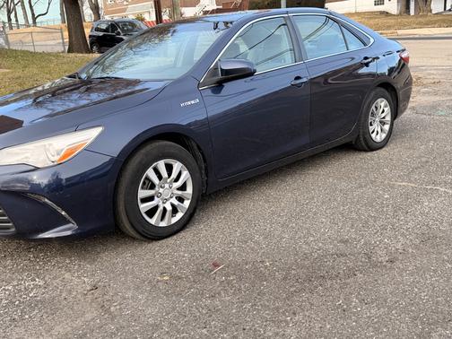 2017 Toyota Camry Hybrid LE