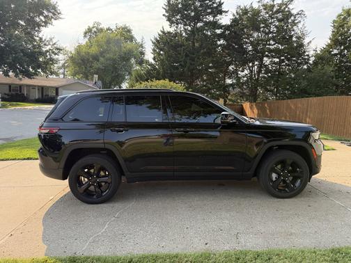 Black 2024 Jeep Grand Cherokee Limited