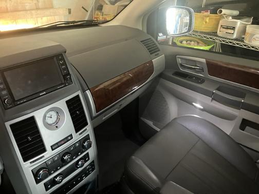 2009 Chrysler Town & Country Touring