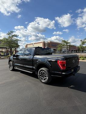 Black 2022 Ford F-150 XLT