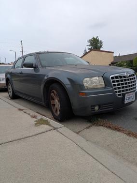 Green 2005 Chrysler 300 Touring
