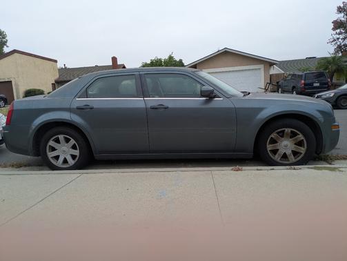 Green 2005 Chrysler 300 Touring