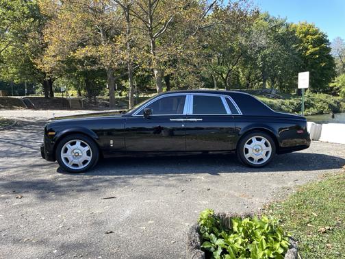 Black 2005 Rolls-Royce Phantom VI Base