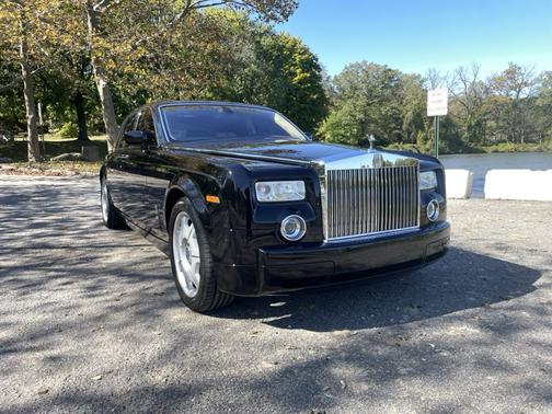 Black 2005 Rolls-Royce Phantom VI Base