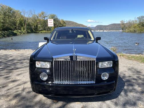 Black 2005 Rolls-Royce Phantom VI Base