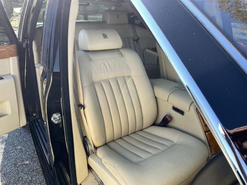 Black 2005 Rolls-Royce Phantom VI Base
