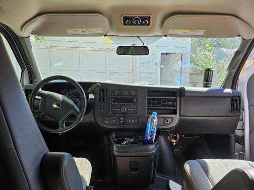 White 2015 Chevrolet Express 3500 LT