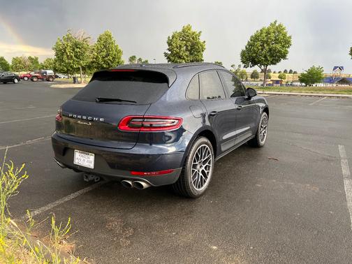 2018 Porsche Macan Macan S