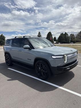 Gray 2025 Rivian R1S Adventure Dual-Motor Large Pack