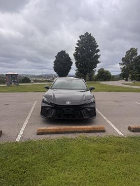 Black 2025 Toyota Camry SE