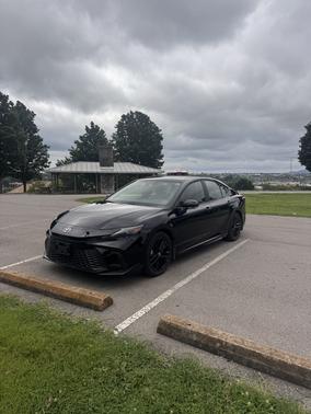 Black 2025 Toyota Camry SE