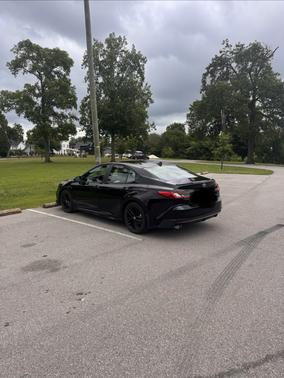 Black 2025 Toyota Camry SE
