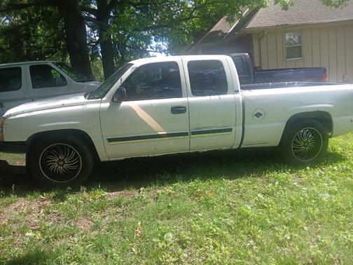 White 2003 Chevrolet Silverado 1500 LT Extended Cab