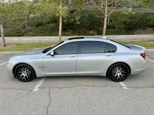2015 BMW 750 i