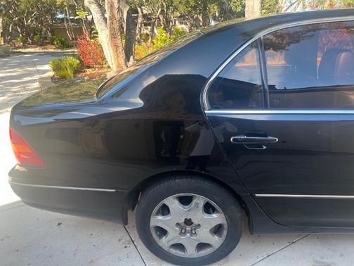 Black 2001 Lexus LS 430 Base